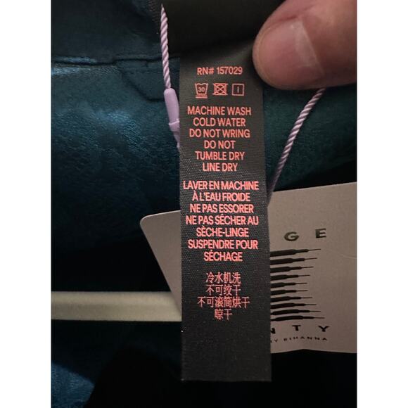 Savage X Fenty Women's Snakeskin Print Long Satin Robe Emerald Green, size L - Picture 6 of 11